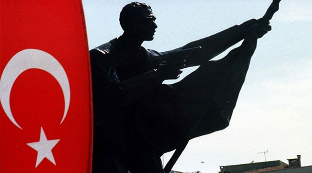 Hasan Tahsin kimdi? Osman Nevres’in istihbarattan İzmir’e uzanan hayatı
