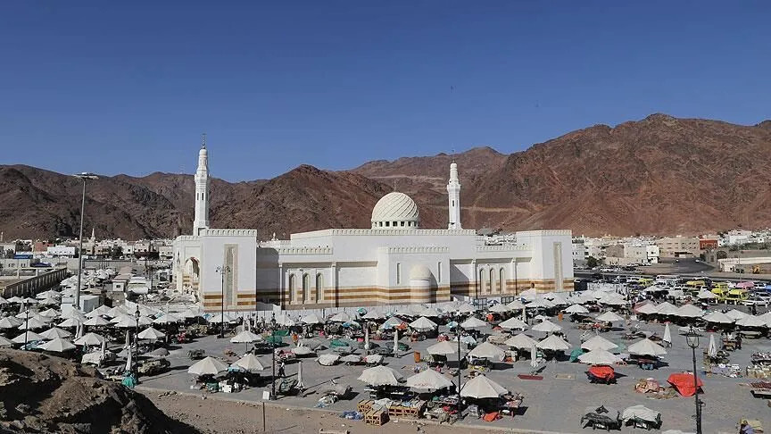 Mus'ab bin Umeyr kimdir? İslam'ın ilk muallimi, Uhud'un sancaktarı