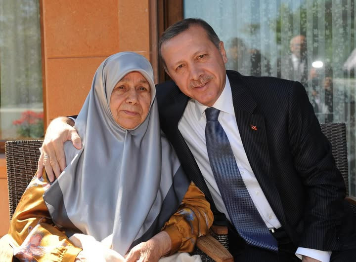 Tenzile Erdoğan kimdir? Erdoğan'ın annesinin hayatı ve bıraktığı iz