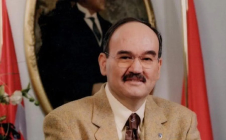 Burhan Özfatura: İzmir’de iki dönem iz bırakan belediye başkanı